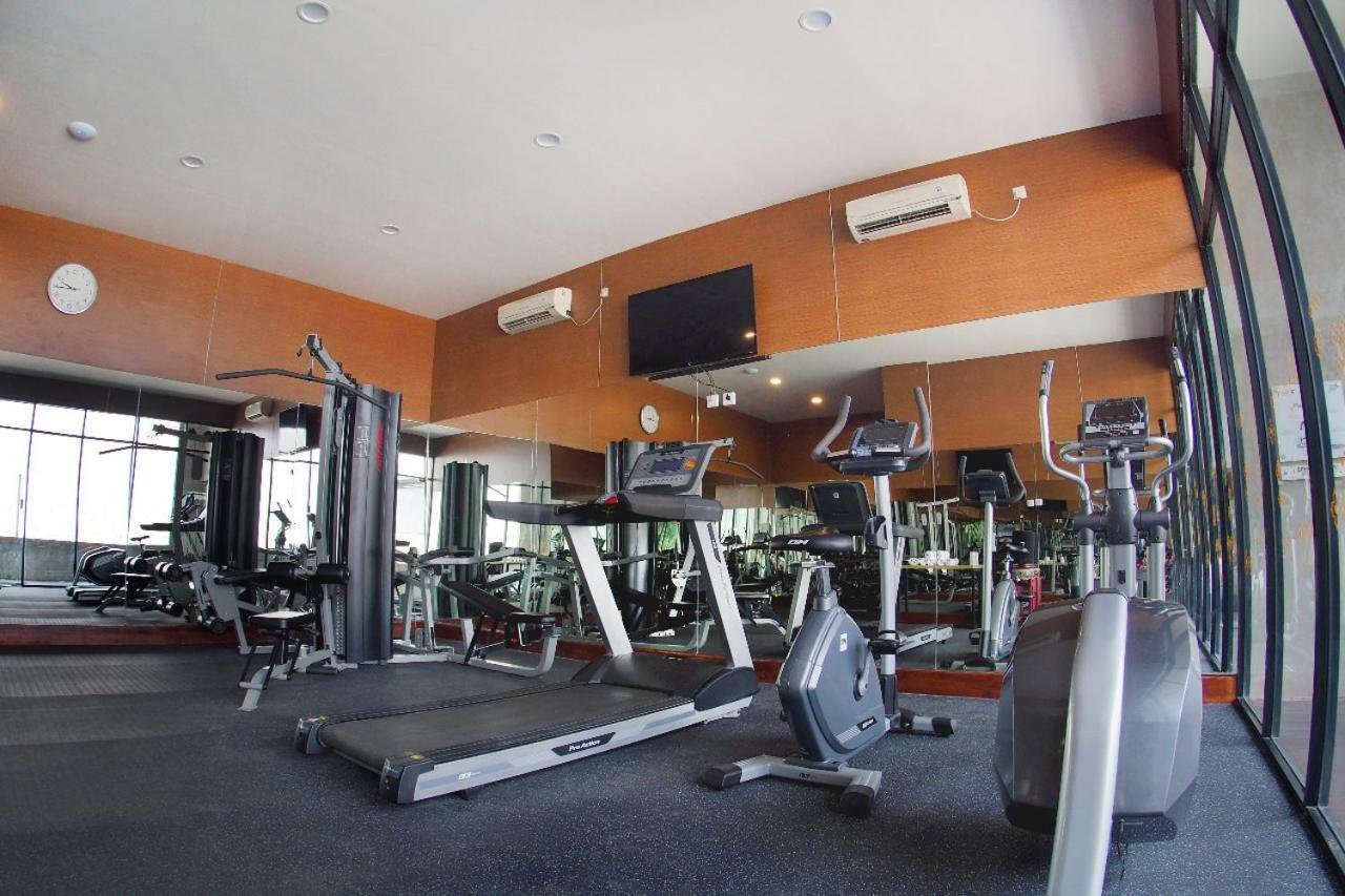 Aviary Bintaro Hotel Serpong Buitenkant foto